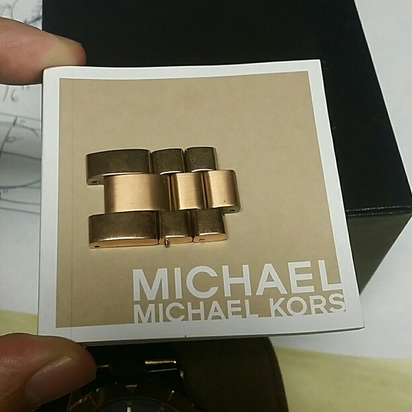 Michael Kors Watch - Picture 3 of 4