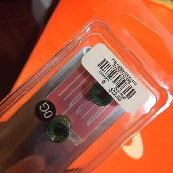 Earrings - Picture 1 of 1