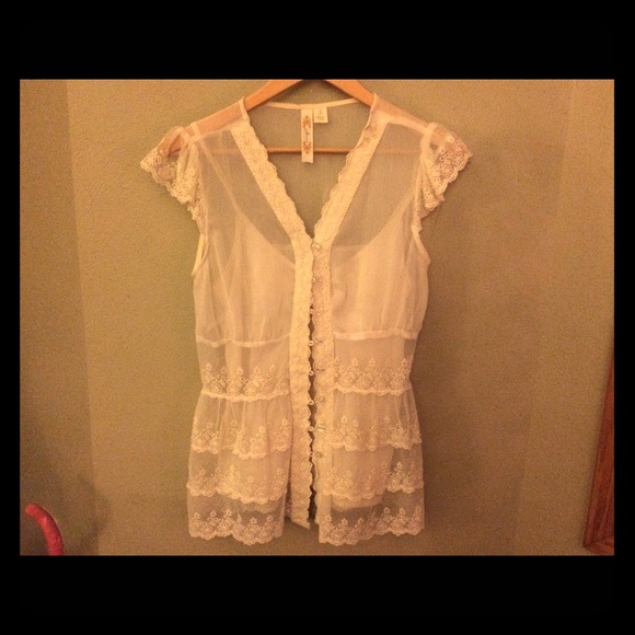 ADIVA Cream/ White Lace Blouse