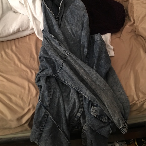 Small .. Big jacket - Picture 2 of 2