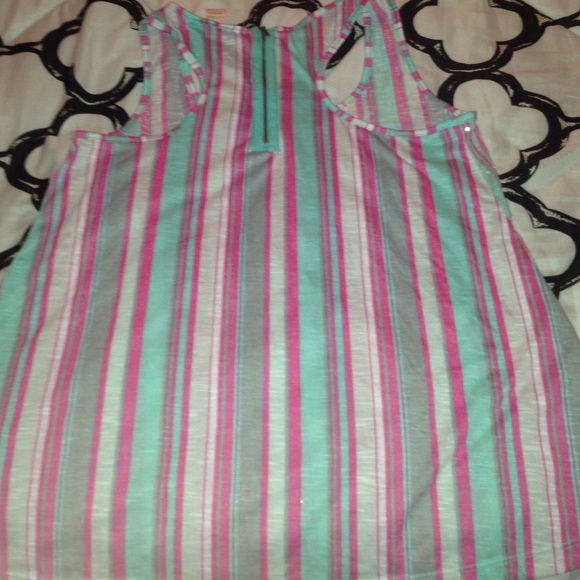 Grey, pink, blue and white tank top (flowy) - Picture 2 of 2