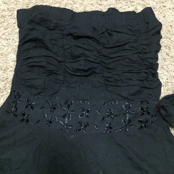 Cute black top - Picture 2 of 2