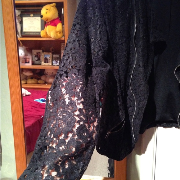 Black Lace Jacket - Picture 2 of 3