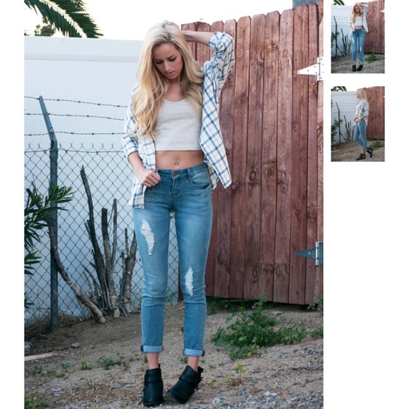 Distressed Light Wash Cuffed Skinny Jeans