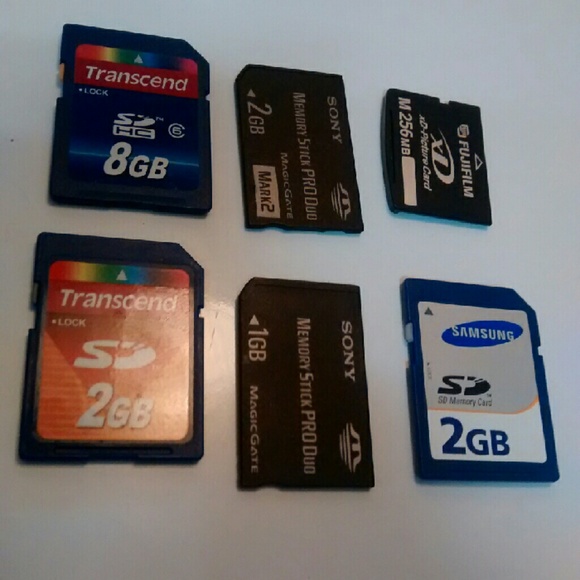 Camera memory card lot! - Picture 1 of 1