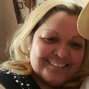 Meet your Posher, Celeste