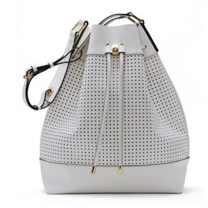 Vince Camuto Bags - Vince Camuto White Leather Bucket Bag! Vince Camuto Bags - Vince Camuto White Leather Bucket Bag!