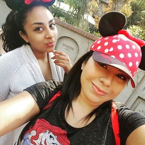 Meet your Posher, Laura