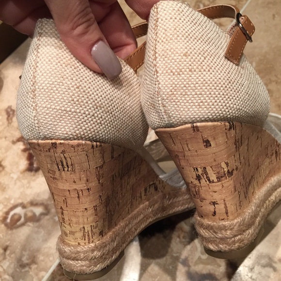 SOLD 🎉 Laced Wedges - Picture 3 of 4