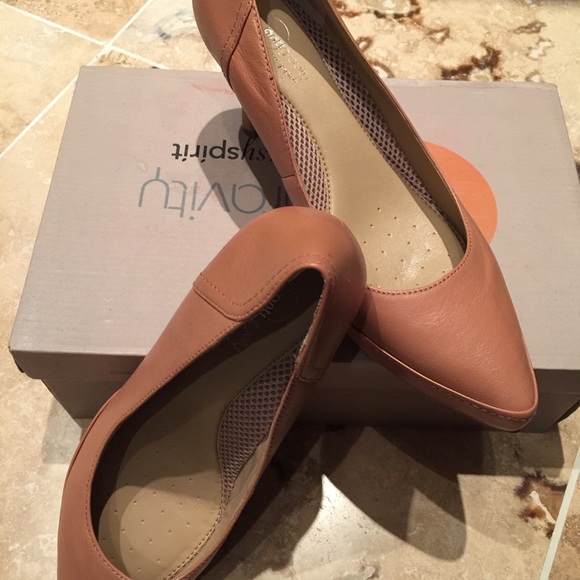 Natural Easy Spirit Heels