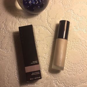 BECCA Cosmetics backlight priming filter