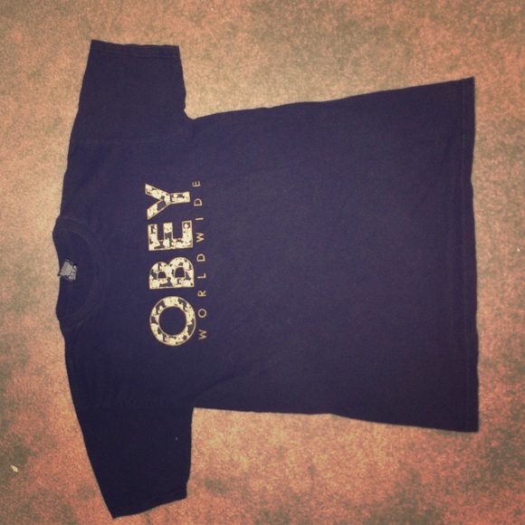 Obey T-Shirt sz MD