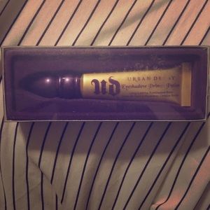 Urban Decay Primer Potion in Greed +free gift