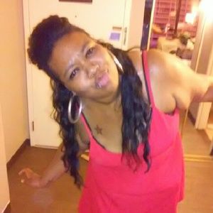 Meet your Posher, Monique