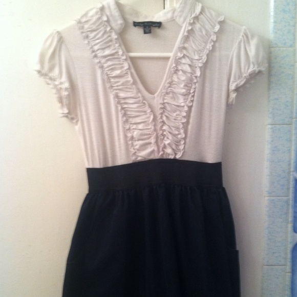 Navy and white collared dress!
