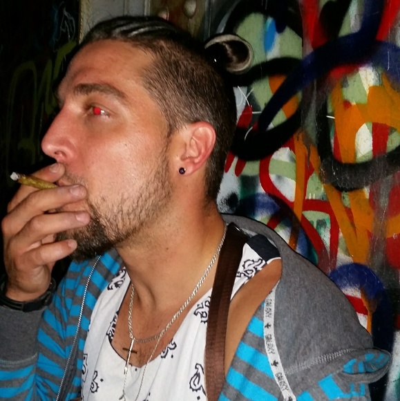 Meet your Posher, Jamie✌❤😊 - Picture 7 of 8