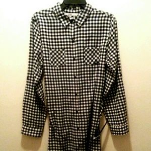OLD NAVY BLACK AND WHITE STRIP SHIRT DRESS