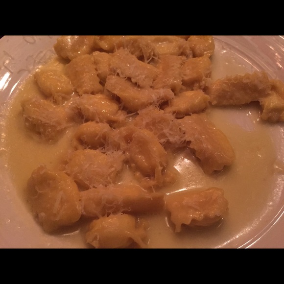 Meet your Posher, Jennifer - Picture 1 of 1