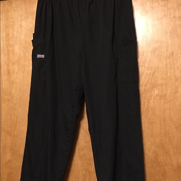 Scrub pants petite