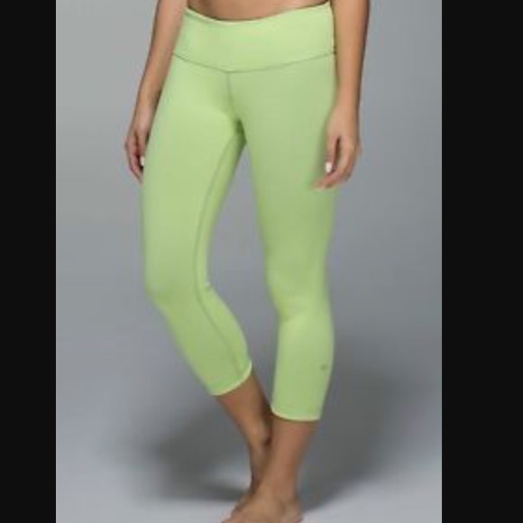 Lululemon reversible capris - Picture 1 of 4