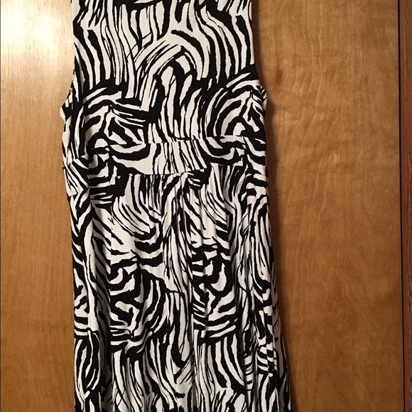 Dress - Picture 2 of 2