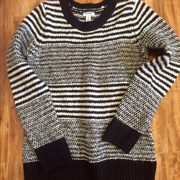 SOLD Old Navy sweater - Picture 1 of 1