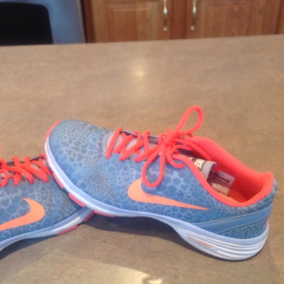 Woman's Nike shoes
