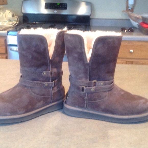 Uggs - Picture 4 of 4