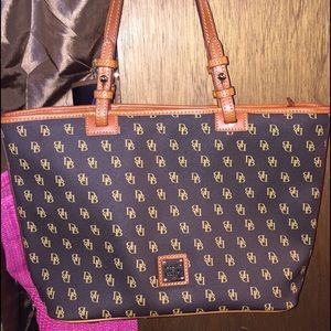 NEW Dooney and Bourke Tote