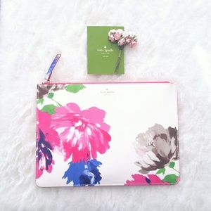 🎉HPx2🎉 💕 NWT Kate Spade Floral Clutch💕