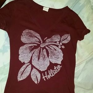 Burgundy Hollister t shirt