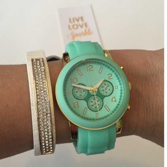 πHP Mint Watch And Pave Faux Leather Bracelet Set - Picture 2 of 4