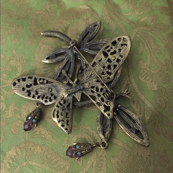 Beautiful butterfly pin - Picture 3 of 3