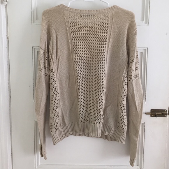 Woman's Sweater - Picture 3 of 4
