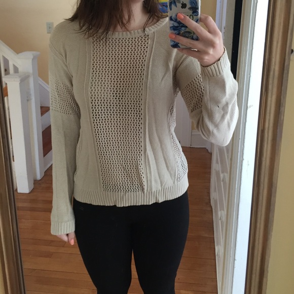 Woman's Sweater - Picture 4 of 4