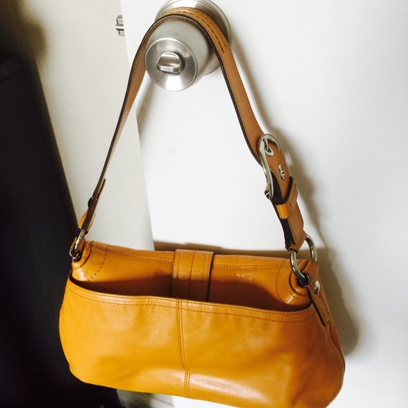 Coach - Picture 4 of 4