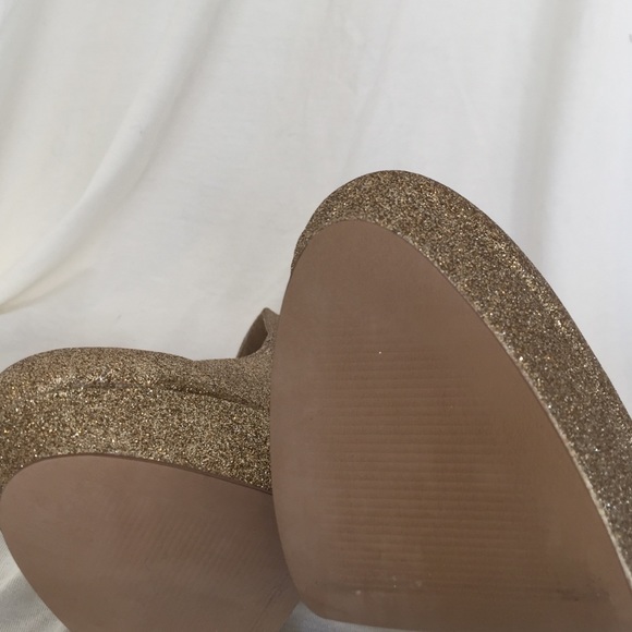 STEVE MADDEN GOLD GLITTER PUMPS! 8 💕👠 - Picture 2 of 4