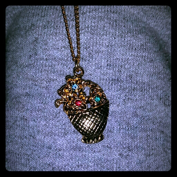 Basket of flowers - Picture 1 of 2