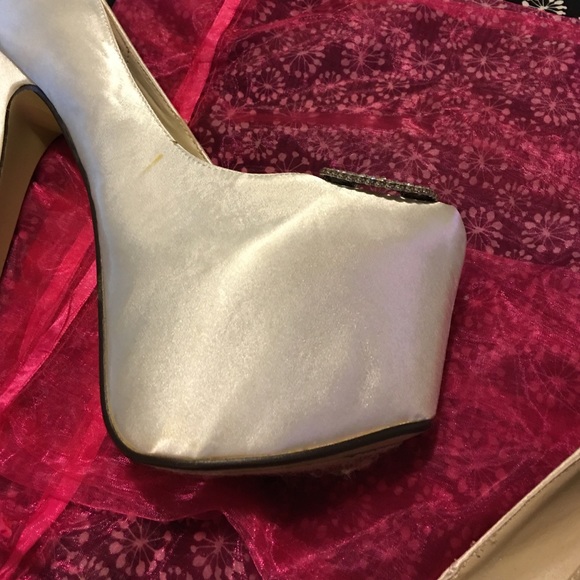 High heel shoes - Picture 4 of 4