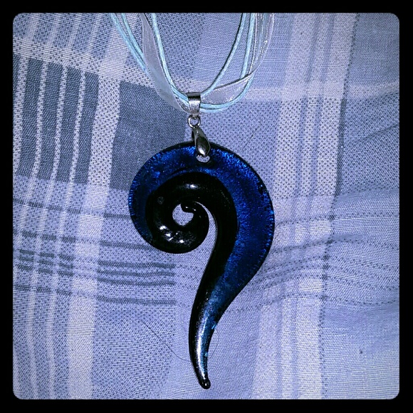 Blown glass necklace - Picture 1 of 2