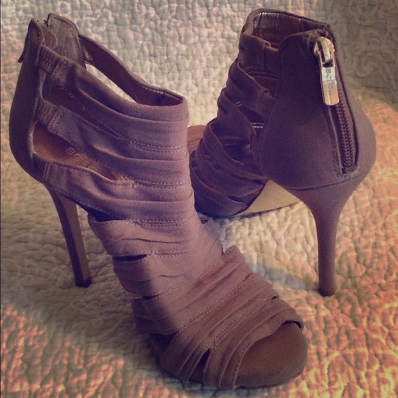 Sexy beige BCBG heels...❤️