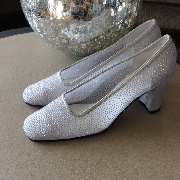 Silver Shoes sz 7 1/2