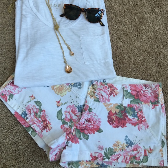Aeropostale Floral Shorts - Picture 1 of 3