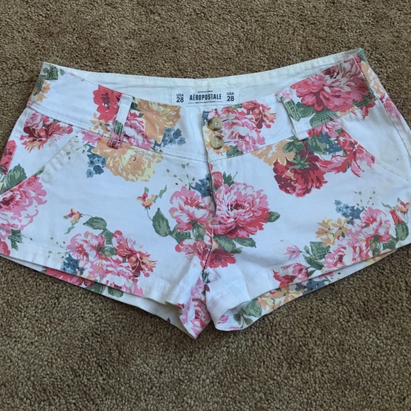 Aeropostale Floral Shorts - Picture 2 of 3