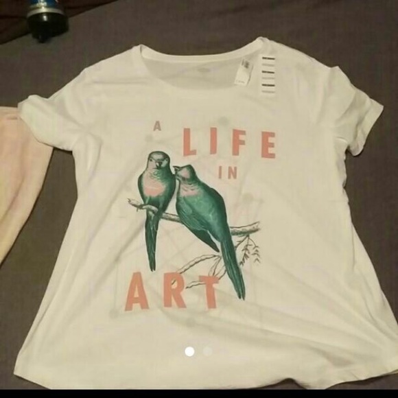 Old navy Tshirt