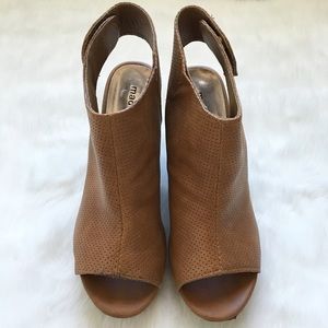 Madden Girl Wedges