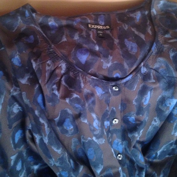 Express button down dress with belt. - Picture 4 of 4