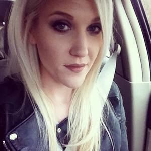 Meet your Posher, Corie