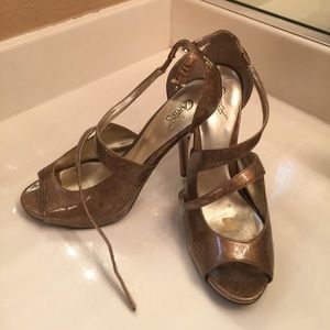 Gold gently used peep toes