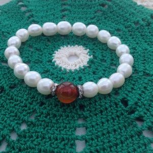 Creme freshwater pearl bracelet